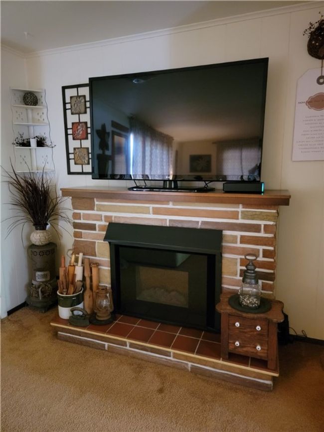 108 W 2 Nd St, House other with 4 bedrooms, 2 bathrooms and null parking in Burnside PA | Image 6