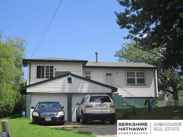 52nd St, Omaha, NE 68104