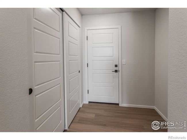 ENTRYWAY | Image 32