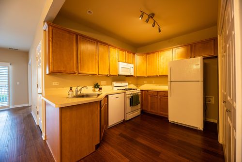 unit-101-2692 Stone Cir, Geneva, IL, 60134-1065 | Card Image