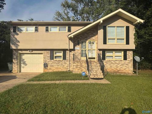 3813 Millbrae Dr Nw, Huntsville, AL, 35810-1323 | Card Image