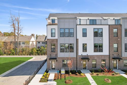 2718 Kempthorne Rd, Cary, NC, 27519 | Card Image