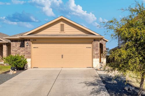 12110 Riprap Dr, Manor, TX, 78653-2202 | Card Image
