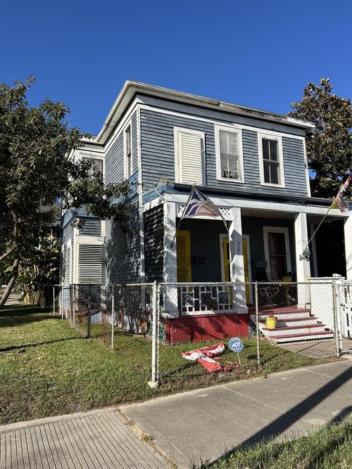 1626 Church St, Galveston, TX, 77550-4820 | Card Image