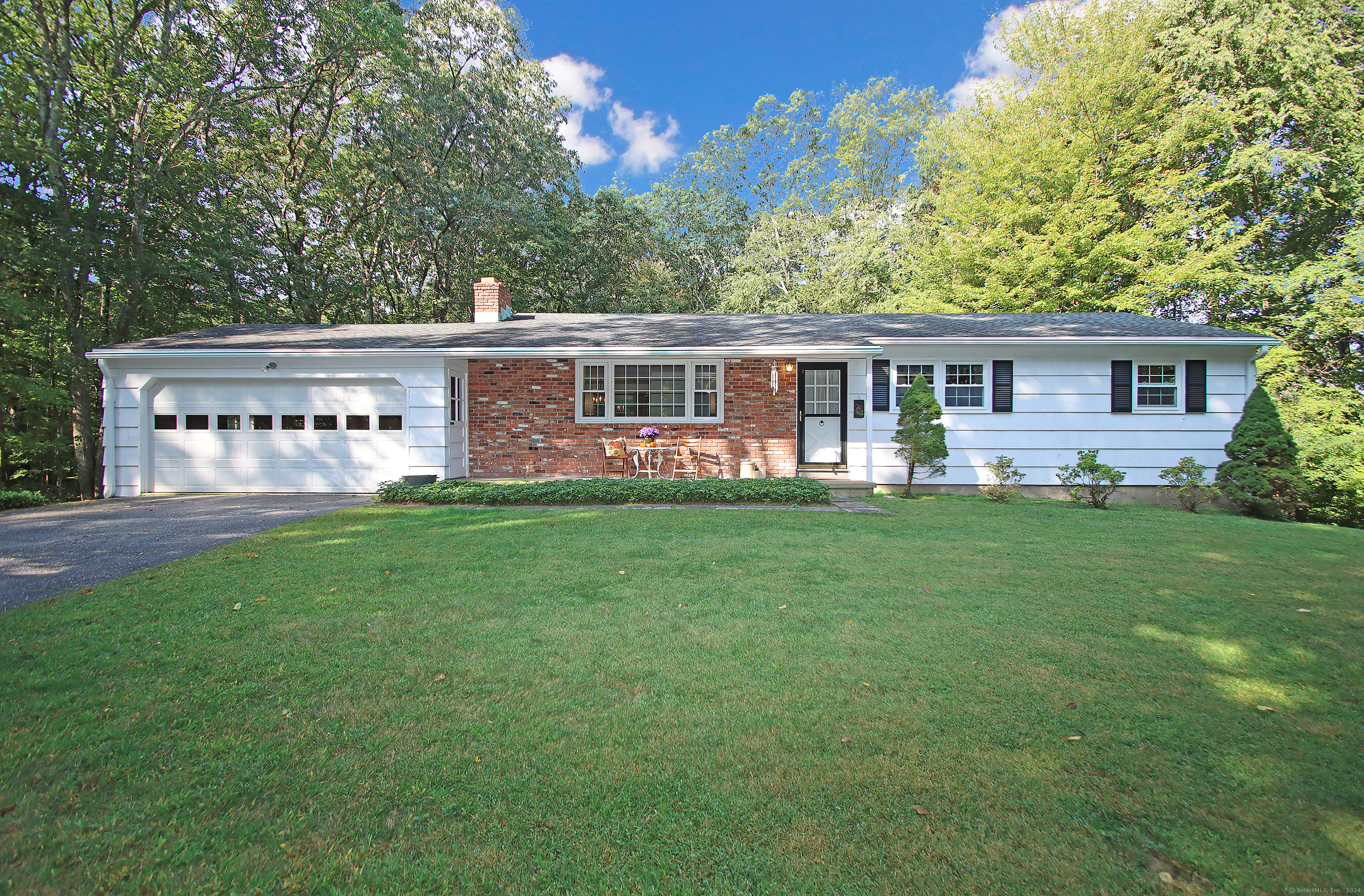Partridge Ln, Newtown, CT 06470