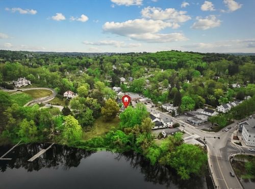 285 Main St, Groveland, MA, 01834-1234 | Card Image