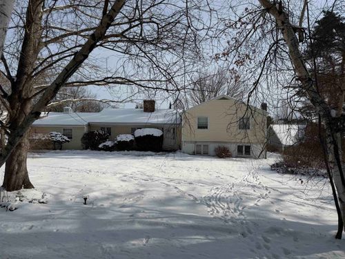 2-32 Forest Rd, Wolfeboro, NH, 03894-4011 | Card Image