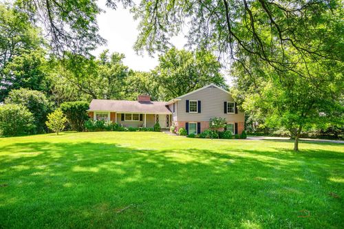 560 Golf Ln, Lake Forest, IL, 60045-2115 | Card Image