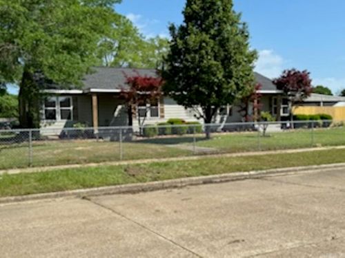 239 W Ingram St, Camden, AR, 71701-7138 | Card Image