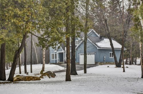 540 May Dean Drive, Carp - Dunrobin - Huntley - Fitzroy and Area, ON, K0A1X0 | Card Image