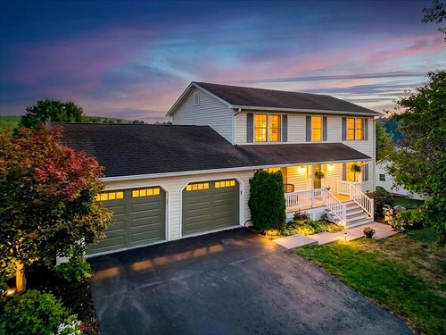 860 George Edward Via, Christiansburg, VA, 24073-1458 | Card Image