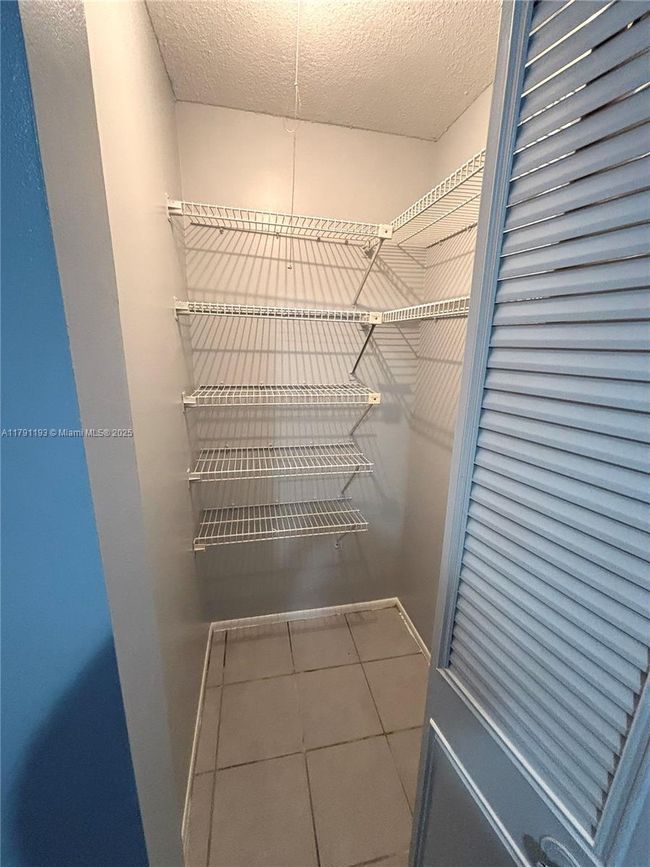 120 Roselle Ct, Home with 3 bedrooms, 2 bathrooms and null parking in Royal Palm Beach FL | Image 20