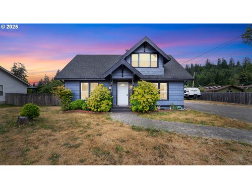 1735 N Elm St, Coquille, OR, 97423-1086 | Card Image