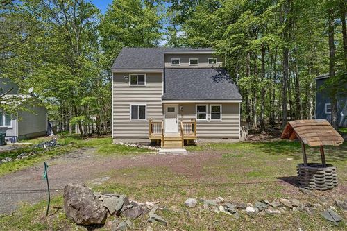 8592 Periwinkle Dr, Tobyhanna, PA, 18466-7972 | Card Image