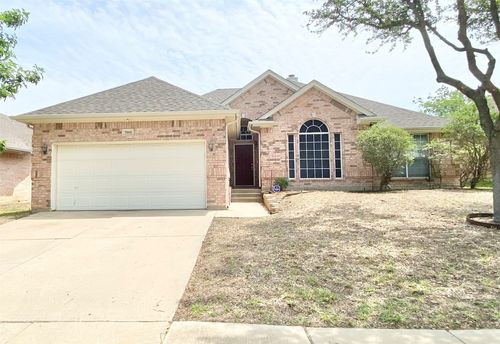 7905 Copper Canyon Dr, Arlington, TX, 76002-4438 | Card Image