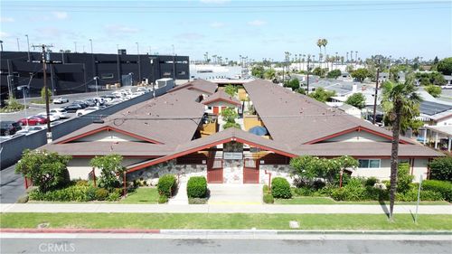 6851 Dale St, Buena Park, CA, 90621-3646 | Card Image