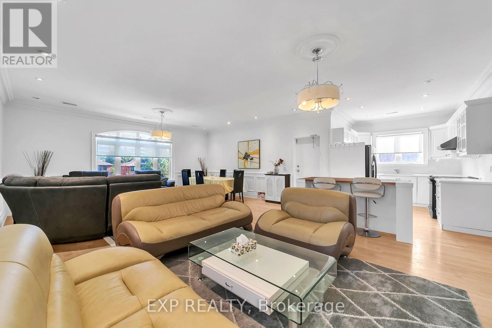 Residential Lease in Richmond Hill (South Richvale) 3