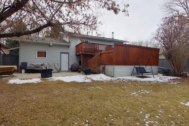 908 14 Avenue Se, Home with 4 bedrooms, 2 bathrooms and 5 parking in Slave Lake AB | Image 1