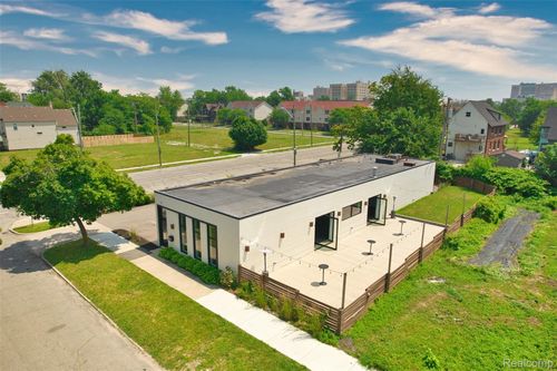 611 W Philadelphia St, Detroit, MI, 48202-2007 | Card Image