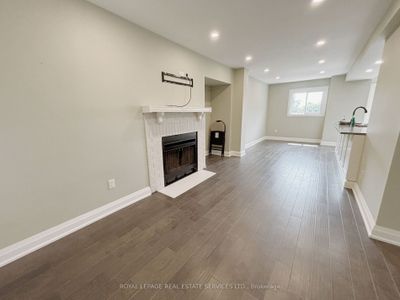 2792 Huntingdon Trail, House other with 3 bedrooms, 4 bathrooms and 3 parking in Oakville ON | Image 3