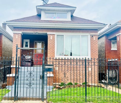 3318 W 62nd St, Chicago, IL, 60629-3311 | Card Image
