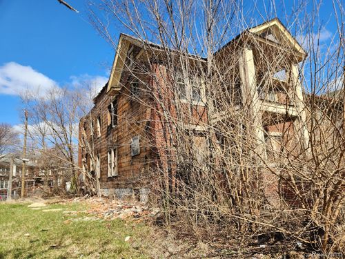 8773 Petoskey Ave, Detroit, MI, 48204-6306 | Card Image