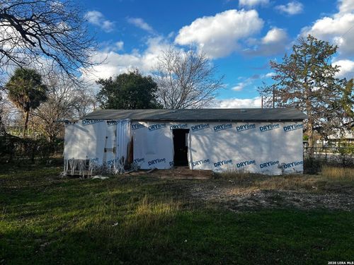 307 S San Bernardo Ave, San Antonio, TX, 78237-2036 | Card Image