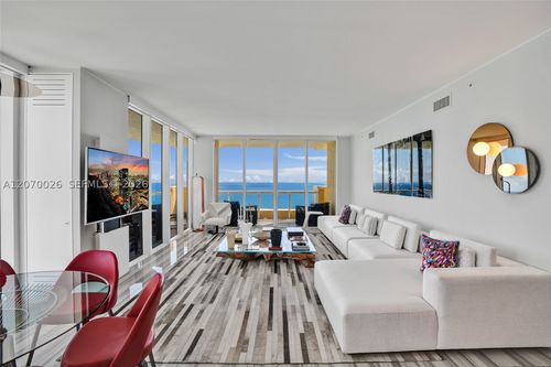 3101-17875 Collins Ave, Sunny Isles Beach, FL, 33160-2718 | Card Image