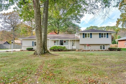 7692 W Parkside Dr, Boardman, OH, 44512-5319 | Card Image