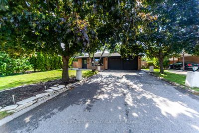 480 Bartley Bull Pky, House other with 3 bedrooms, 2 bathrooms and 8 parking in Brampton ON | Image 2