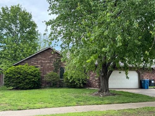 1347 E Broadmoor Street, Springfield, MO, 65804 | Card Image