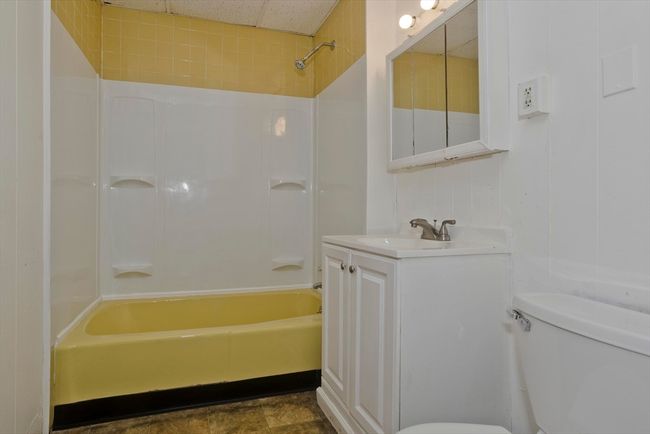 369 - 367 E Columbus Ave, Home with 9 bedrooms, 3 bathrooms and 3 parking in Springfield MA | Image 16