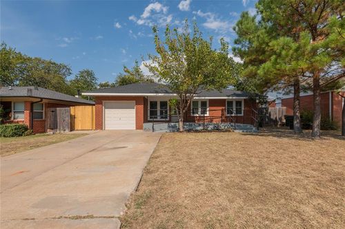 1311 Carlisle Ct, The Village, OK, 73120-1605 | Card Image