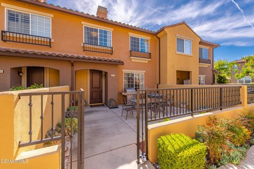 332 E Hilltop Way, Thousand Oaks, CA, 91362-2628 | Card Image