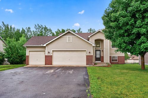 105 Dresden Ln, Waverly, MN, 55390-5420 | Card Image