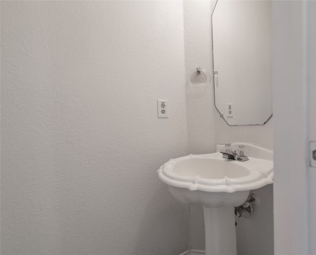 Downstairs powder room | Image 19