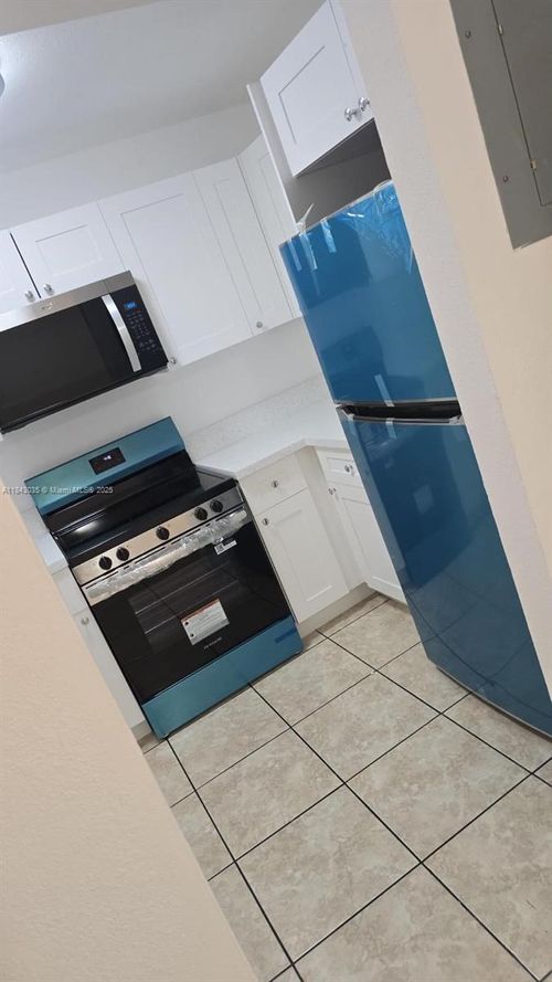 apt-111-1095 W 77th St, Hialeah, FL, 33014-3966 | Card Image
