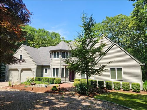 1265 Gilbert Stuart Rd, Saunderstown, RI, 02874-2907 | Card Image