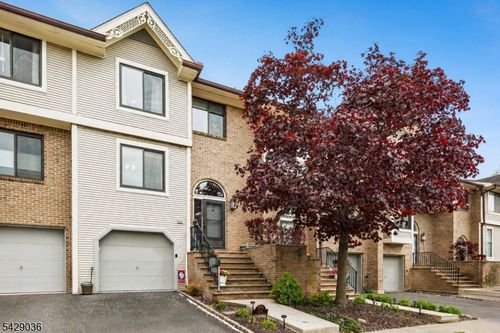 12 Louisburg Sq, Verona, NJ, 07044-2927 | Card Image