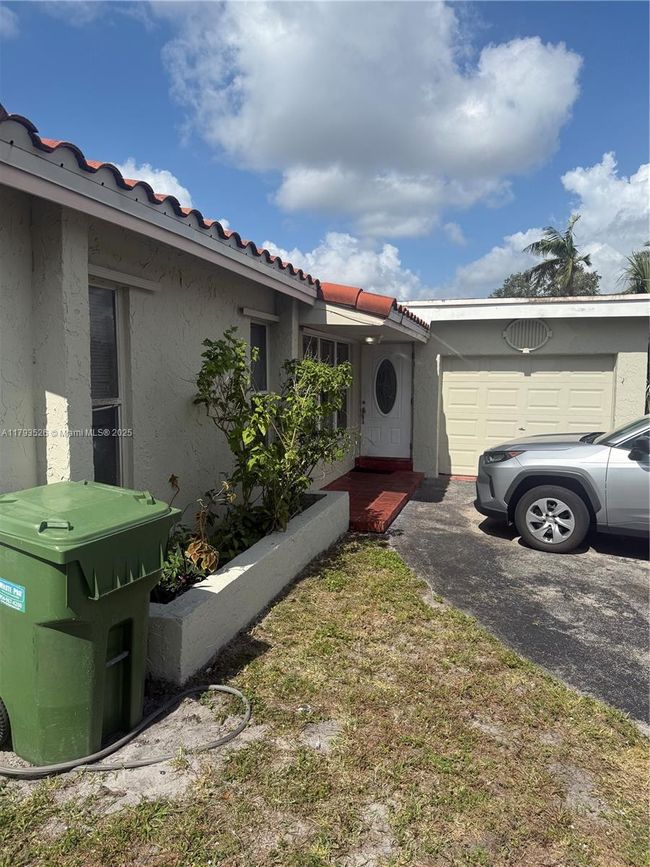8940 Johnson St, House other with 3 bedrooms, 2 bathrooms and null parking in Pembroke Pines FL | Image 7