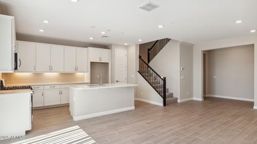 5810 E Zachary Dr, Phoenix, AZ, 85054-5843 | Card Image