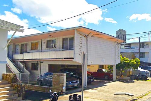 735 Pumehana St, Honolulu, HI, 96826-3837 | Card Image