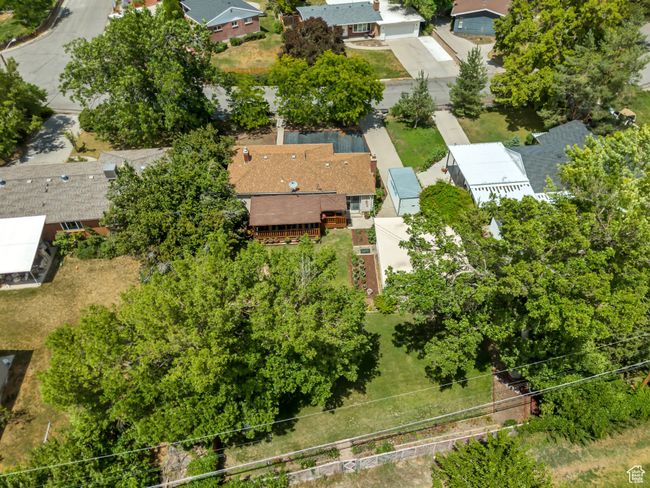 Aerial perspective of suburban area | Image 29