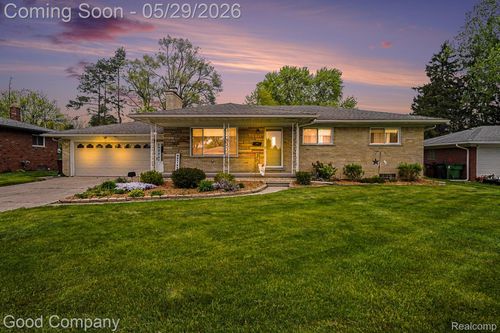 8173 Gerhardt St, Shelby Twp, MI, 48317-4403 | Card Image
