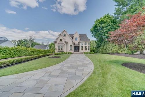 63 Grandview Ave, North Caldwell, NJ, 07006-4702 | Card Image