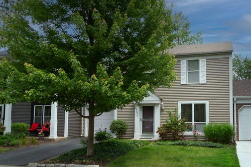 3S277 Birchwood Dr, Warrenville, IL, 60555-2608 | Card Image