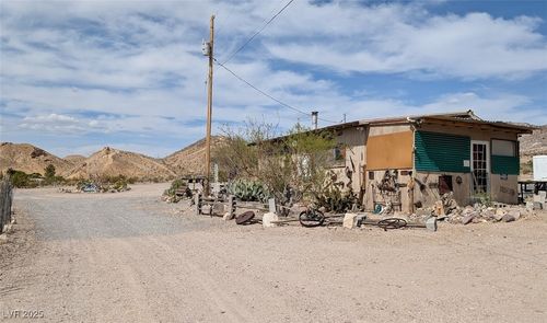 100 W Spruce St, Beatty, NV, 89003-8032 | Card Image