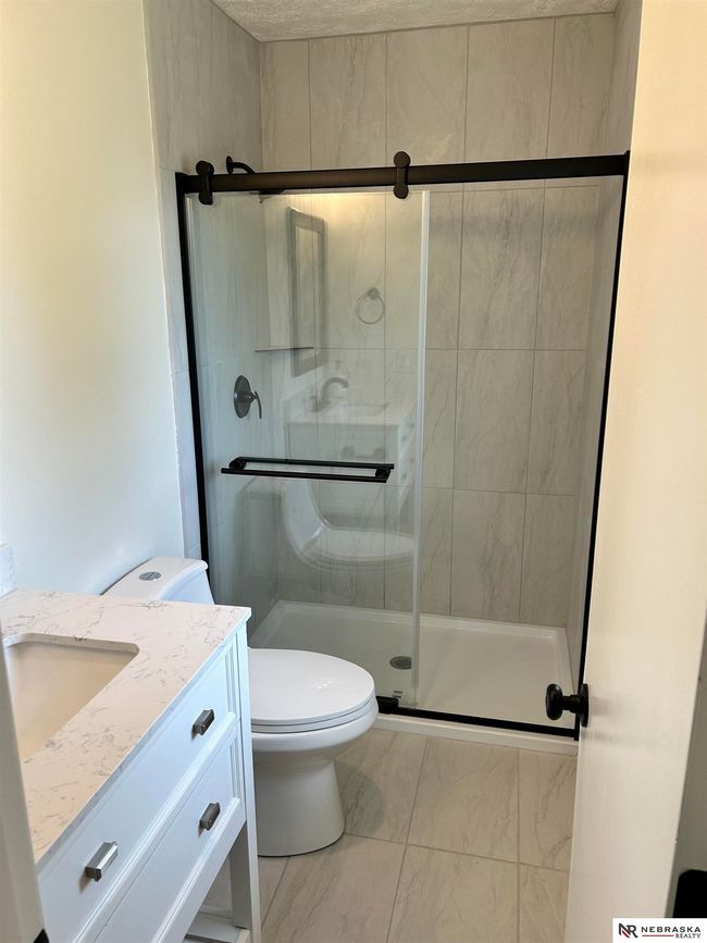 3102 Lynnwood Dr, House other with 4 bedrooms, 4 bathrooms and 2 parking in Bellevue NE | Image 24