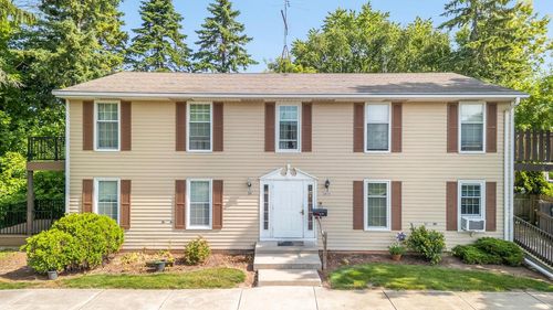 d-3914 Country Place, Sheboygan, WI, 53081 | Card Image