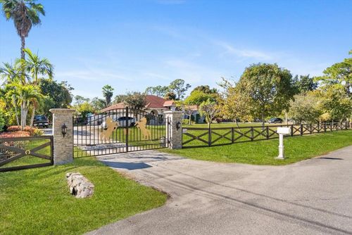 17068 89th Pl N, Loxahatchee, FL, 33470-2779 | Card Image